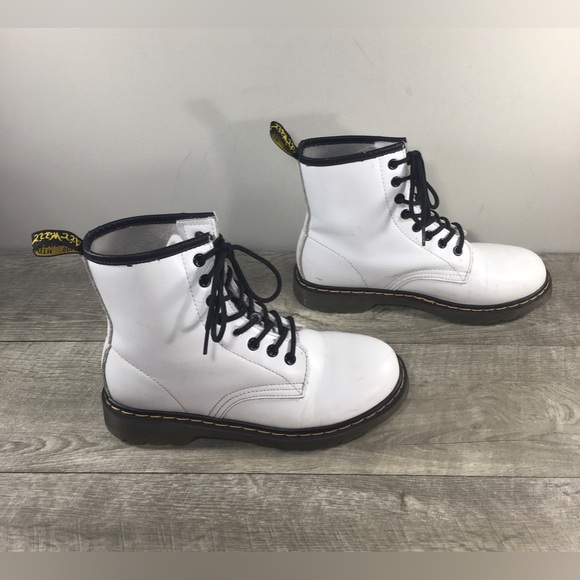Doc Martens White Womens 1460 11822 Smooth Leather Virginia Boots Size UK 7 US 9 - Picture 3 of 12